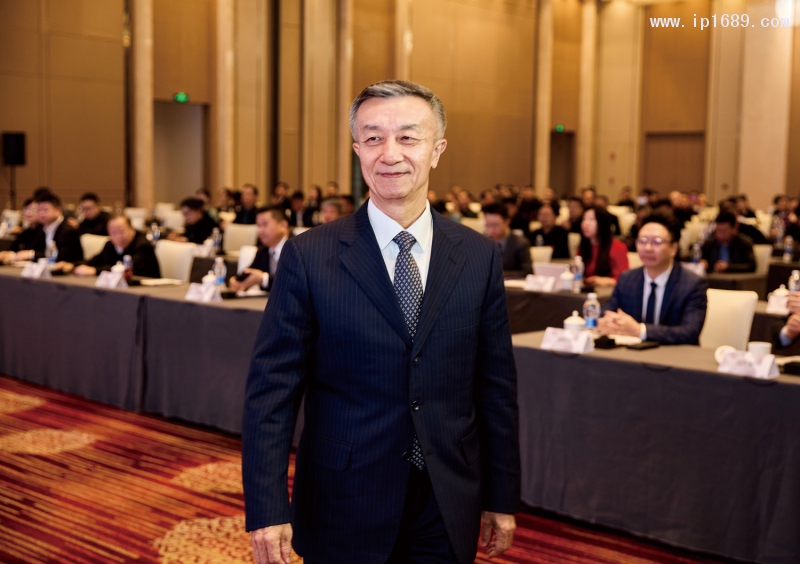 中國塑料加工工業協會榮譽理事長朱文瑋